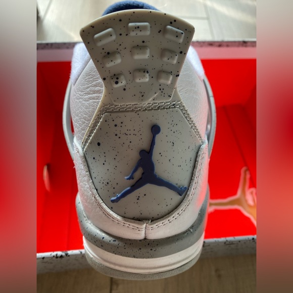 Air Jordan 4 retro( GS) just wear two times. Very good condition. - Picture 5 of 13